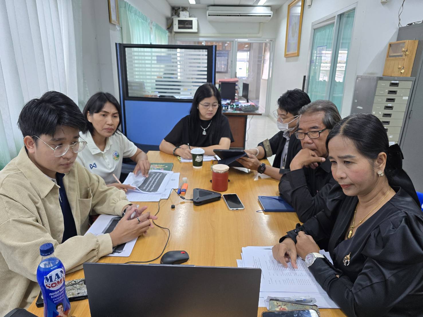 title - ปฏิรูปที่ดินจังหวัดเพชรบุรี พร้อมด้วย ผู้อำนวยการกลุ่ม/ฝ่าย ร่วมประชุมคณะทำงานติดตามเร่งรัดการใช้จ่ายเงินงบประมาณ ประจำปีงบประมาณ พ.ศ. 2569